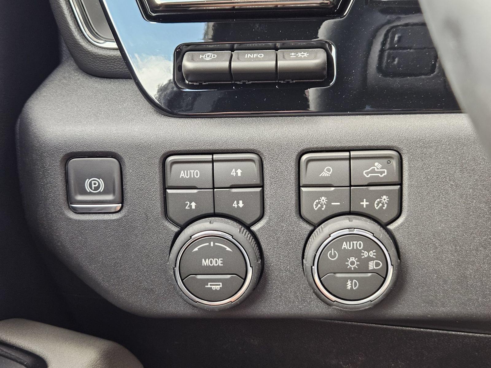 New 2026 Chevrolet Silverado 2500 ZR2 AWD/4WD image 23
