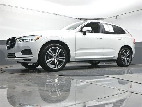Used 2019 Volvo XC60 T5 Momentum w/ Premium Package image 35