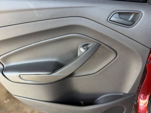Used 2015 Ford Escape S FWD image 13