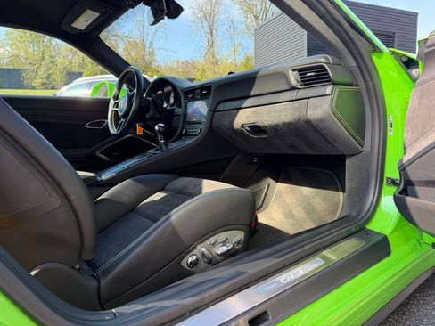 Certified 2018 Porsche 911 GT3 image 23