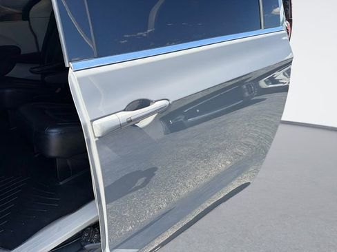 Used 2022 Chrysler Pacifica Touring-L FWD image 13