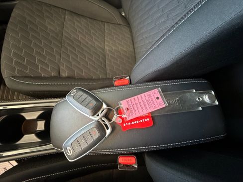 Used 2024 Nissan Kicks SV image 9