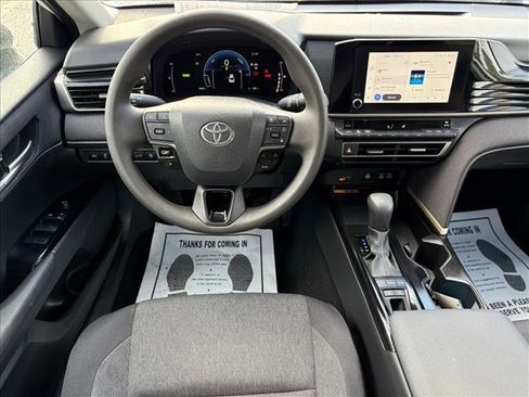 Used 2025 Toyota Camry LE image 37