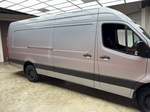 Used 2025 Mercedes-Benz Sprinter 3500 image 7