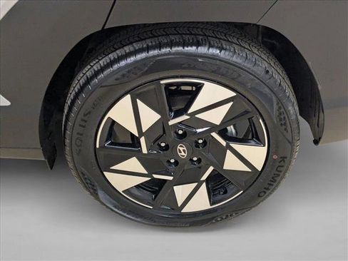 Used 2025 Hyundai Kona SEL image 25