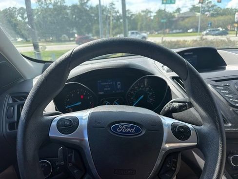 Used 2014 Ford Escape SE FWD image 11