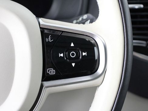 Certified 2023 Volvo XC90 T8 Ultimate AWD/4WD image 11