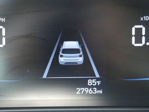 Used 2023 Hyundai Venue SEL FWD image 17