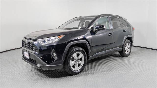 Used 2019 Toyota RAV4 XLE FWD image 2