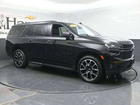 Used 2022 Chevrolet Suburban RST w/ Luxury Package AWD/4WD image 6