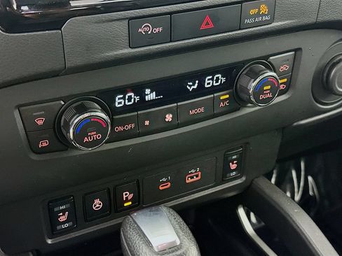 Certified 2024 Nissan Frontier SL w/ Technology Package AWD/4WD image 22