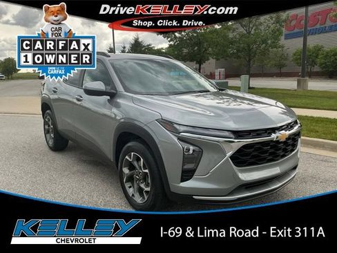 Used 2025 Chevrolet Trax LT w/ Driver Confidence Package FWD image 1