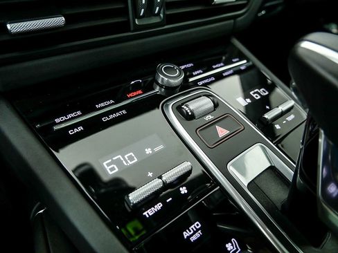 Certified 2021 Porsche Cayenne Turbo image 18