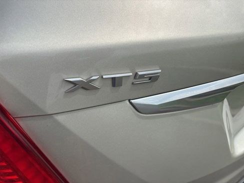 Used 2017 Cadillac XT5 FWD w/ LPO, Wheel Lock Package image 46