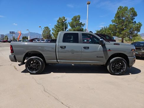 New 2026 RAM 2500 Big Horn AWD/4WD image 4