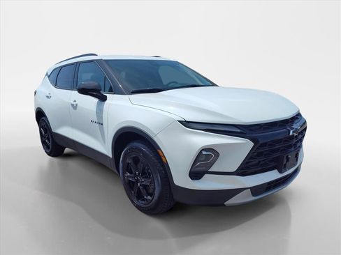 New 2026 Chevrolet Blazer LT w/ Convenience Package AWD/4WD image 7