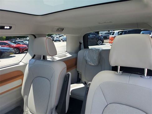 New 2025 Volkswagen ID. Buzz Pro S Plus image 14