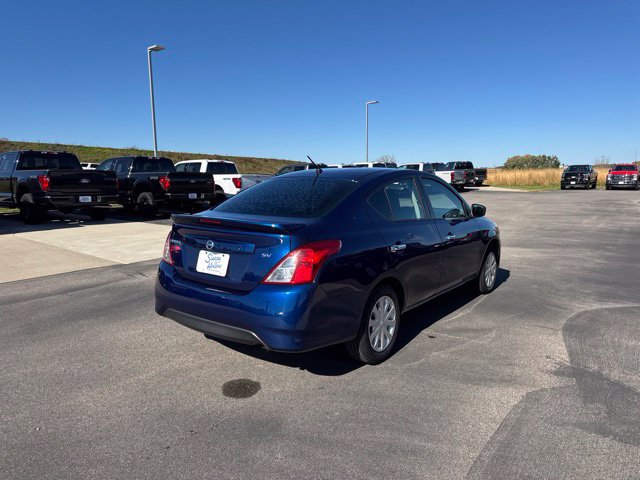 Used 2019 Nissan Versa SV FWD image 5