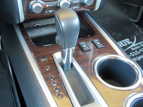 Used 2014 Nissan Pathfinder SL w/ SL Premium Package image 29