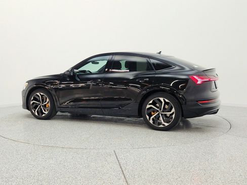 Used 2023 Audi e-tron Premium Plus w/ Premium Plus Package AWD/4WD image 8