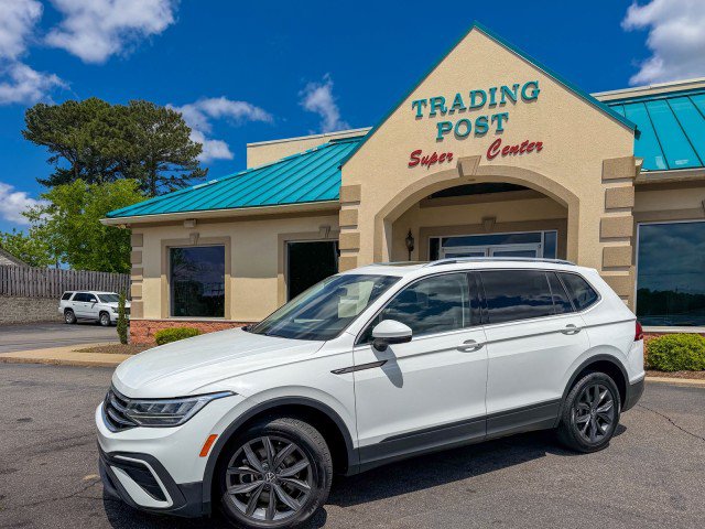 Used 2022 Volkswagen Tiguan SE FWD image 3