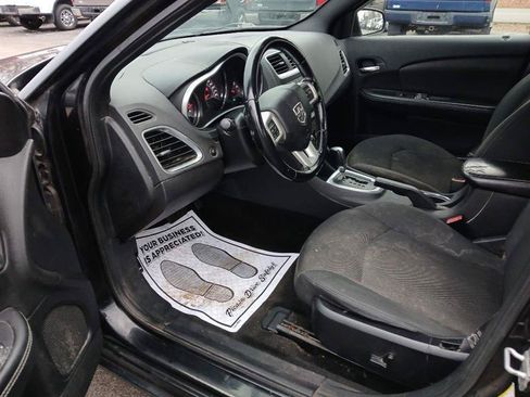 Used 2011 Dodge Avenger Mainstreet FWD image 9