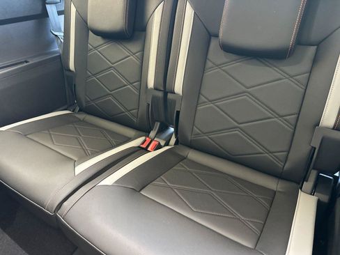 New 2026 Volkswagen Atlas Peak Edition AWD/4WD image 14