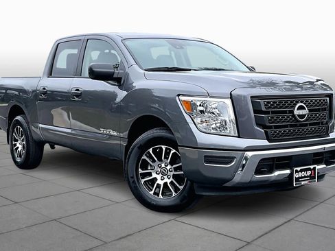 Used 2024 Nissan Titan SV w/ Accessory Utility Package image 4