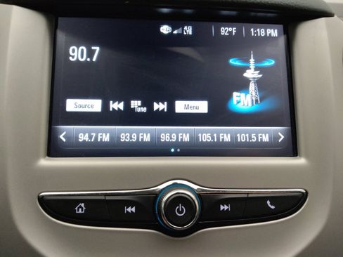 Used 2018 Chevrolet Cruze LS FWD image 25