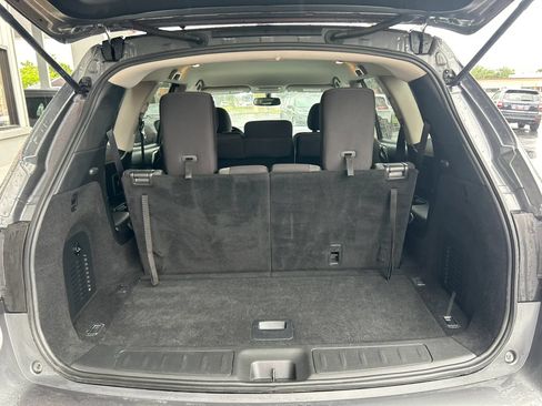 Used 2020 Nissan Pathfinder SV AWD/4WD image 24