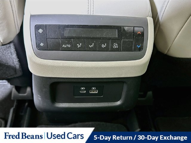 Used 2024 Nissan Pathfinder SL AWD/4WD image 32