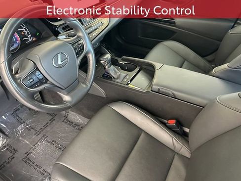 Used 2025 Lexus ES 300h w/ Premium Package FWD image 13