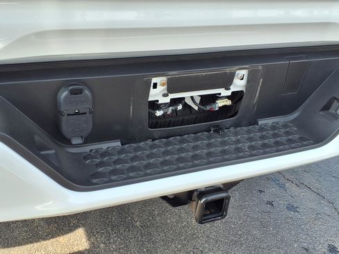 Used 2024 GMC Canyon Elevation w/ Convenience Package RWD image 29