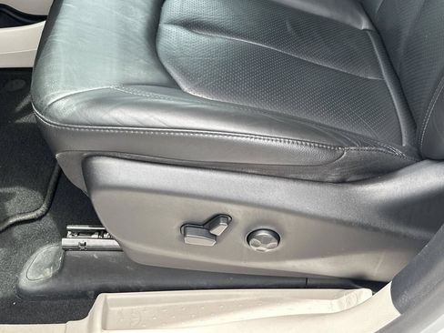 Used 2022 Chrysler Pacifica Touring-L FWD image 12