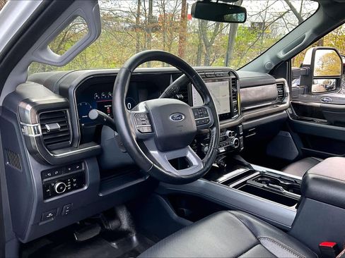 Used 2023 Ford F250 Lariat w/ Lariat Ultimate Package AWD/4WD image 17