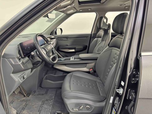 Used 2024 Kia EV9 Wind image 16