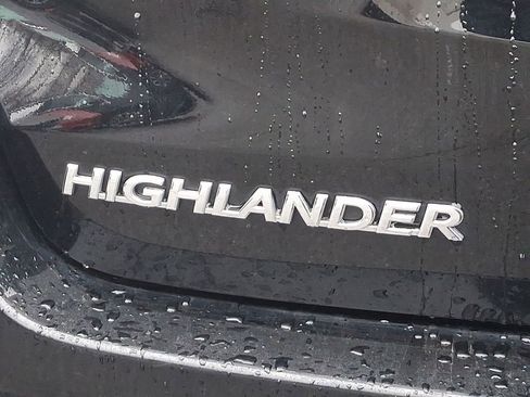 Used 2019 Toyota Highlander Limited Platinum image 33