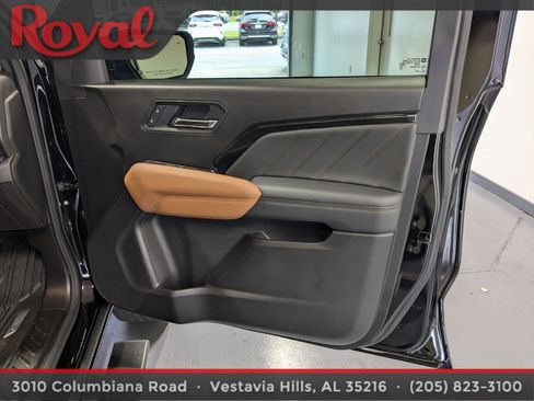 Used 2026 GMC Canyon AT4 w/ Technology Plus Package AWD/4WD image 7