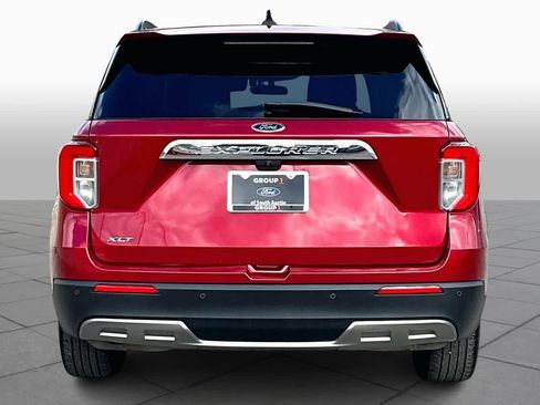 Certified 2022 Ford Explorer XLT w/ Equipment Group 202A image 5