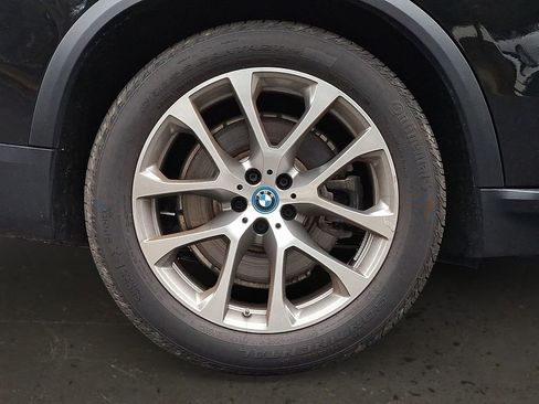 Used 2024 BMW X5 xDrive50e image 9
