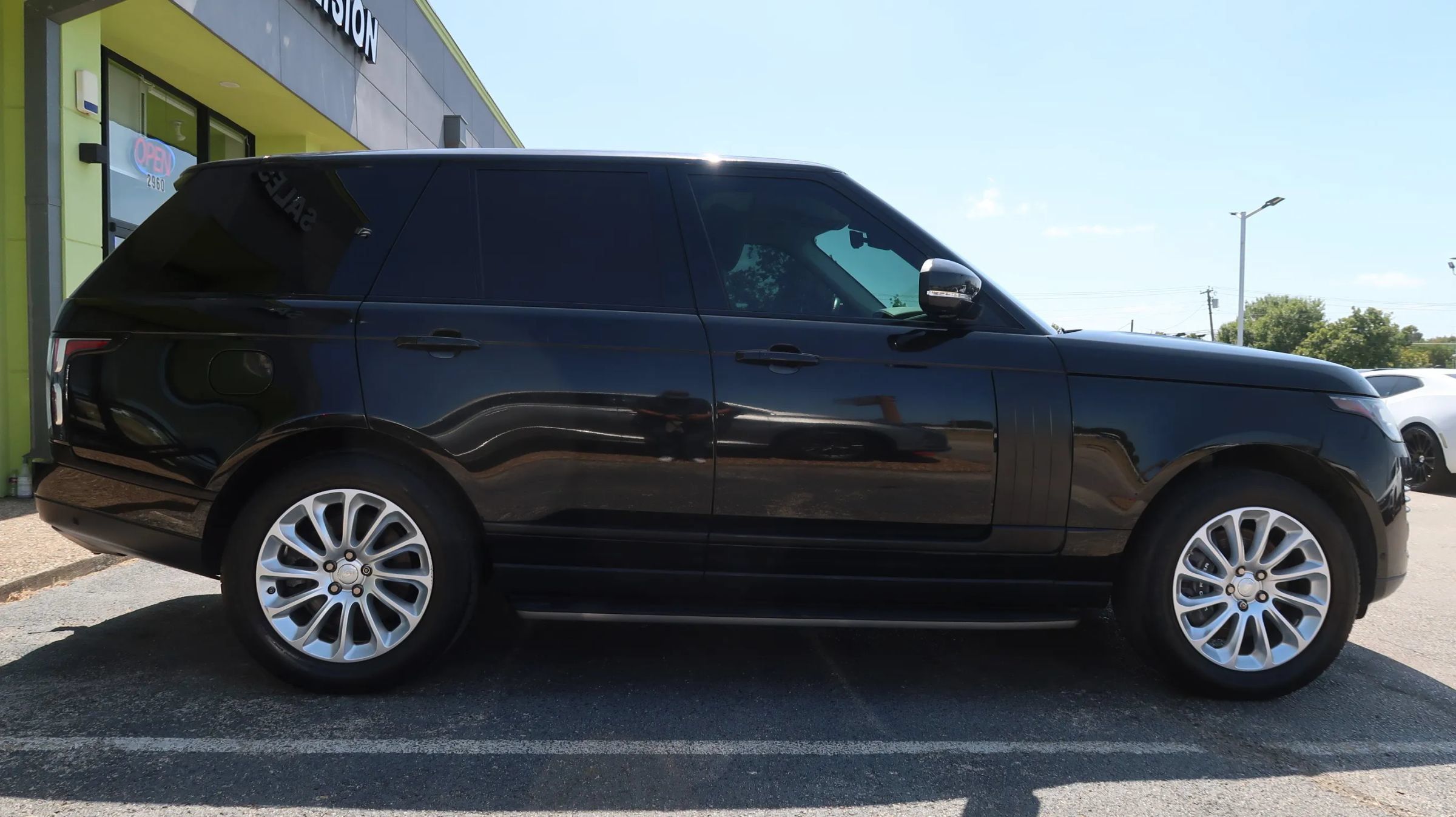 Used 2018 Land Rover Range Rover HSE AWD/4WD image 8