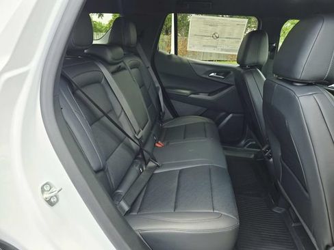 New 2026 Chevrolet Equinox LT w/ Convenience Package II FWD image 11