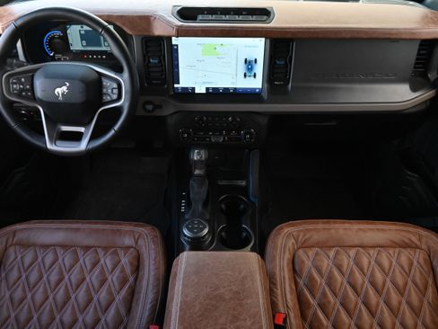 Used 2024 Ford Bronco Wildtrak AWD/4WD image 14