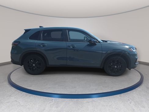Used 2025 Honda HR-V Sport image 4