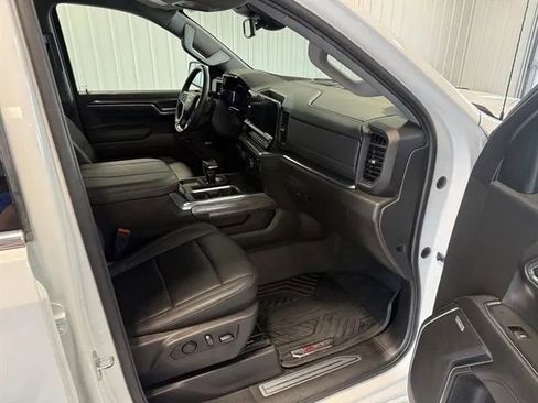 Used 2024 Chevrolet Silverado 1500 LTZ image 31