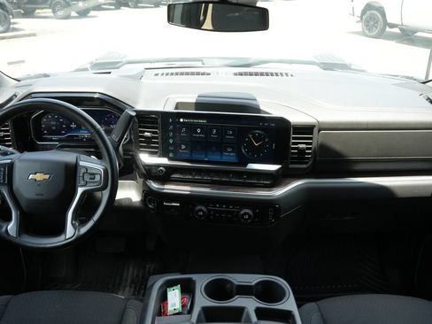 Used 2025 Chevrolet Silverado 2500 LT w/ Convenience Package AWD/4WD image 5