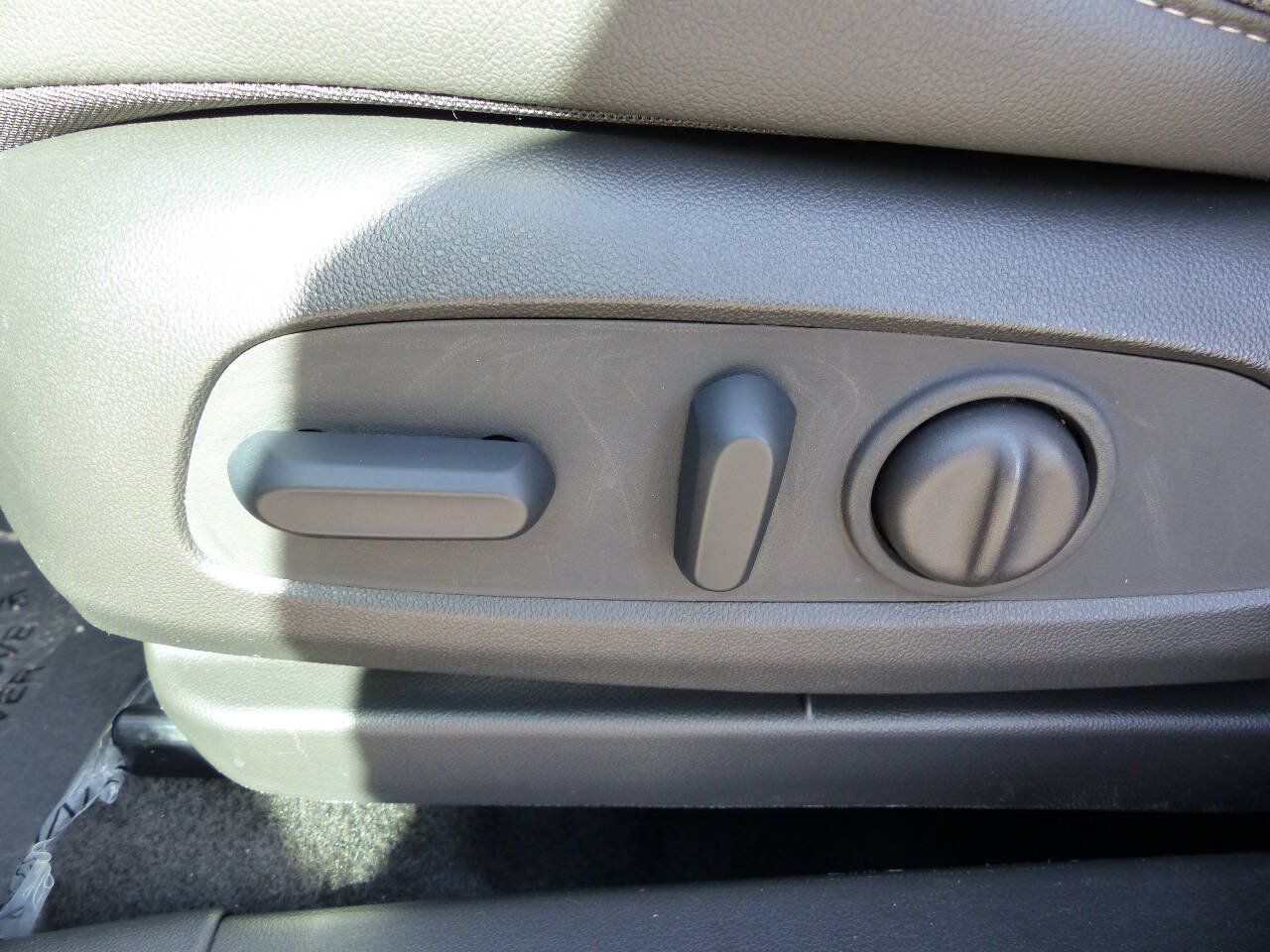Used 2023 Buick Encore GX Select FWD image 21
