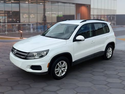Used 2017 Volkswagen Tiguan S image 8