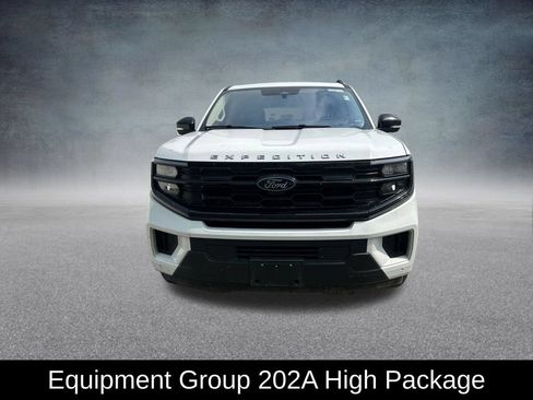 Used 2025 Ford Expedition Active AWD/4WD image 9