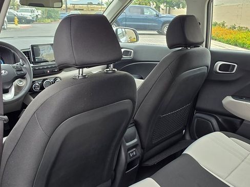 New 2025 Hyundai Venue SEL image 20